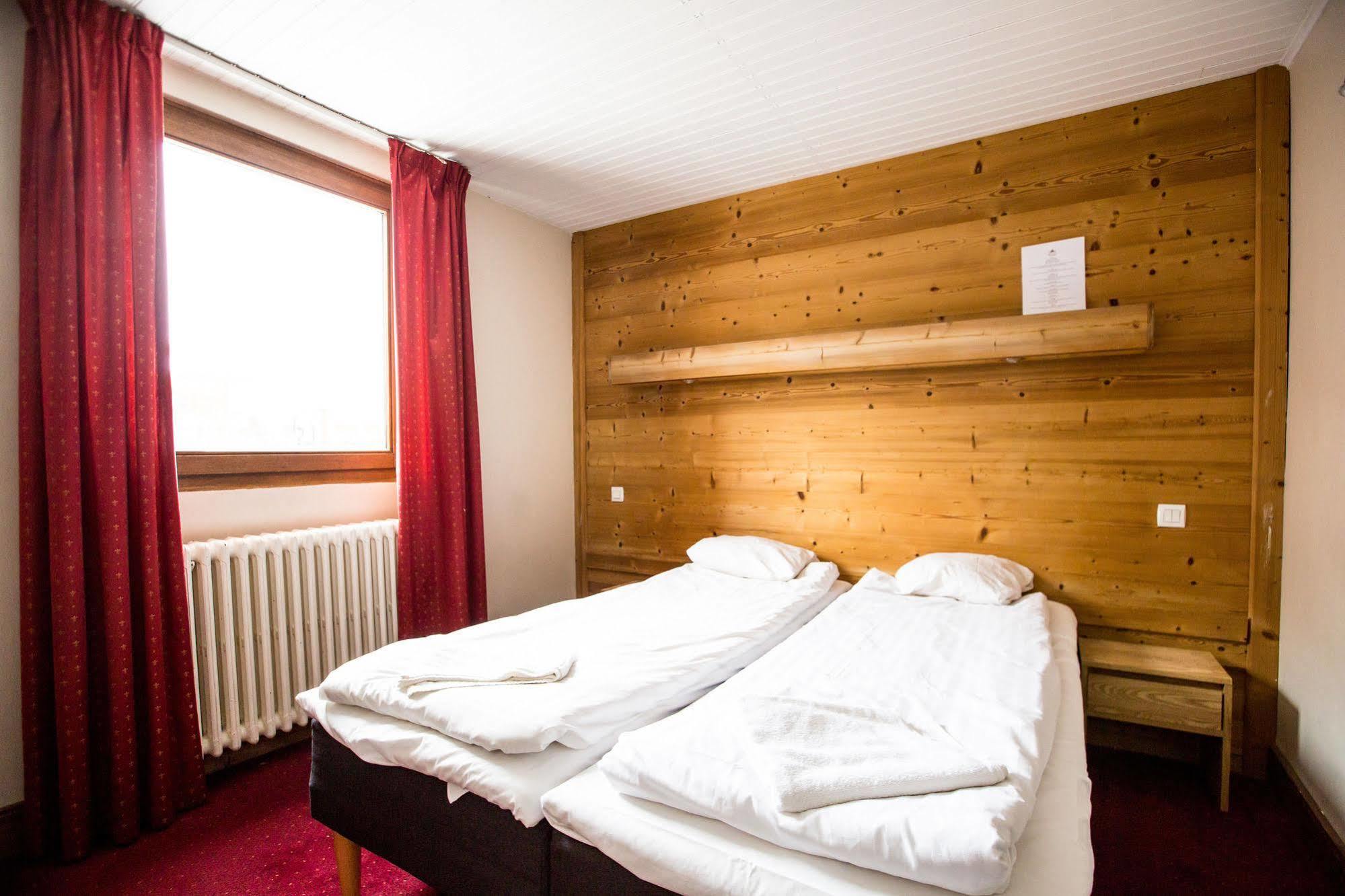 Langley Hotel Victors Val-d'Isere Exterior photo